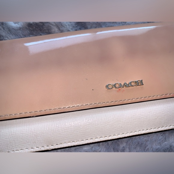 Coach leather wallet, cream and white. - Picture 6 of 6